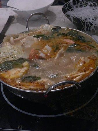 Hu Dat Central Hot Pot